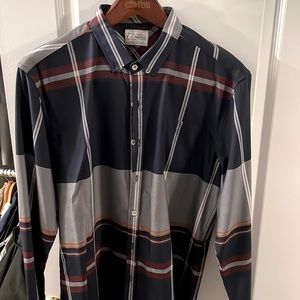 7 Diamonds button down size L